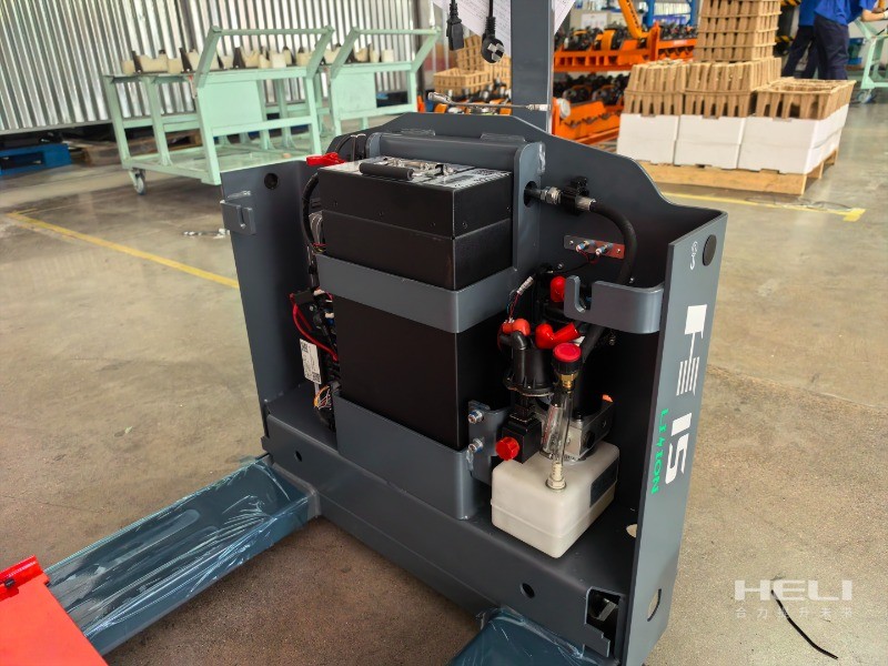 泵站试装车现场.jpg 泵站试装车现场.jpg